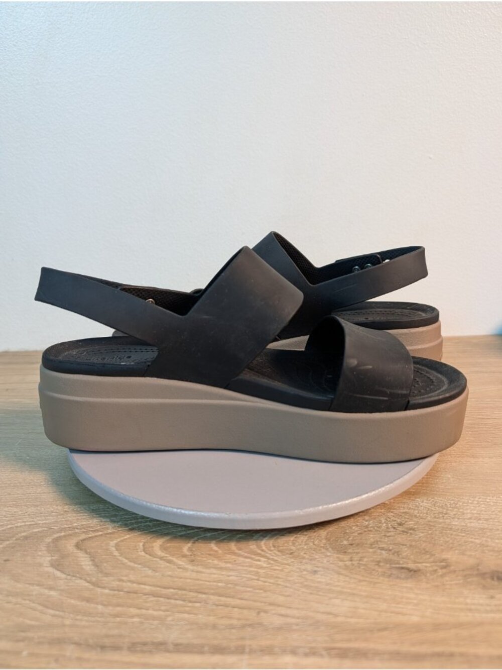 Crocs Sandals Women's 10 Black Brooklyn Low Wedge Comfort Summer - Picture 9 of 11